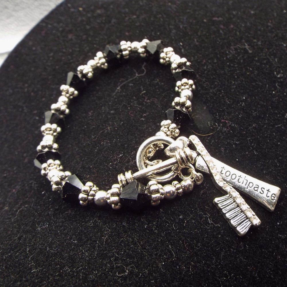 MAKE YOUR DENTIST HAPPY! TOOTHBRUSH TOOTHPASTE SILVERY BLACK CRYSTAL BRACELET 33